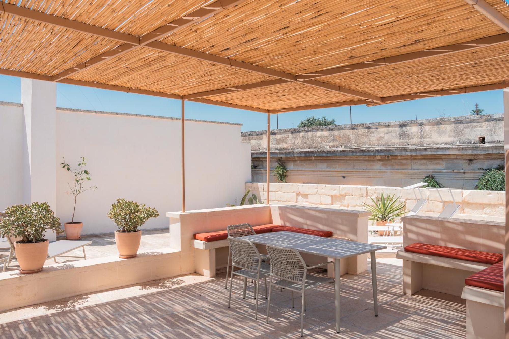 Lotus Apartment & Rooftop By Residence Colibri Lecce Ngoại thất bức ảnh