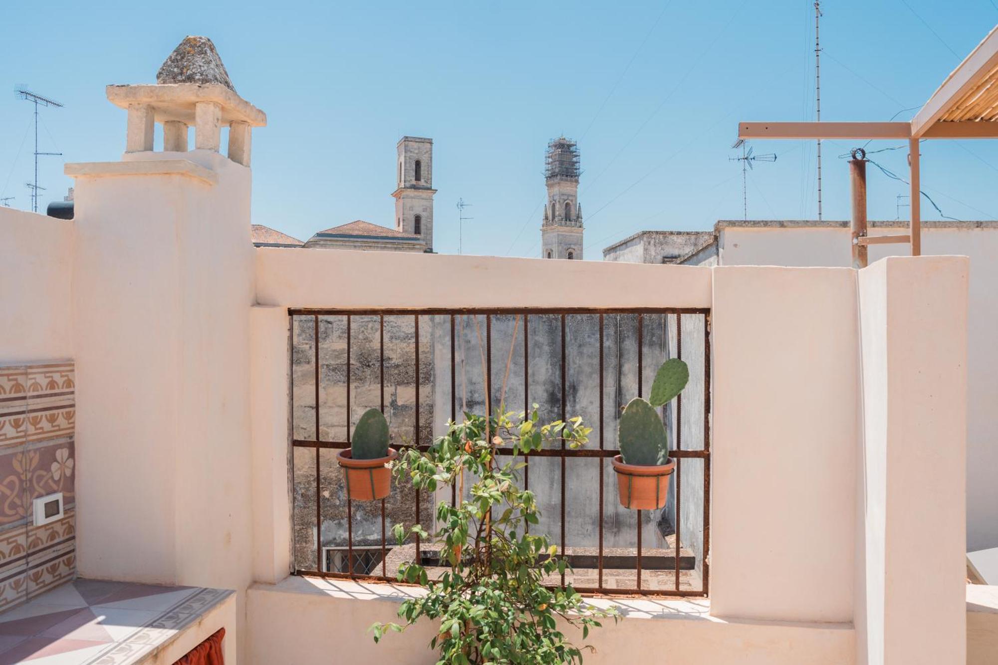 Lotus Apartment & Rooftop By Residence Colibri Lecce Ngoại thất bức ảnh